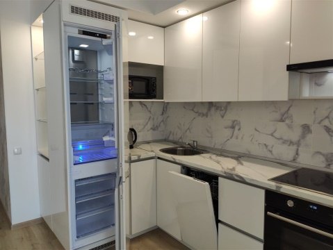 2-к квартира, 8/11 эт., 75м²